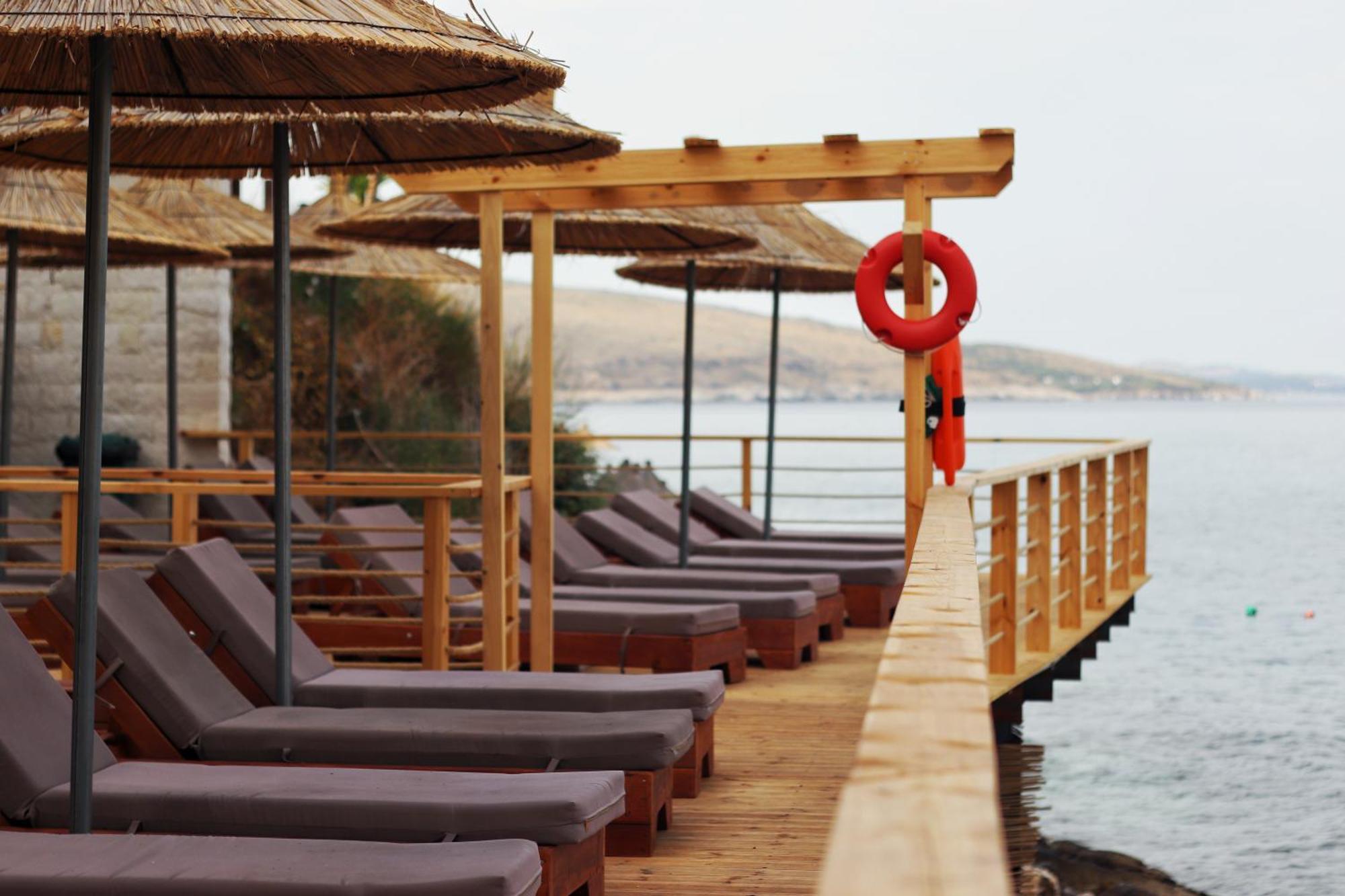 Golden Beach Suites Sarande Exterior photo